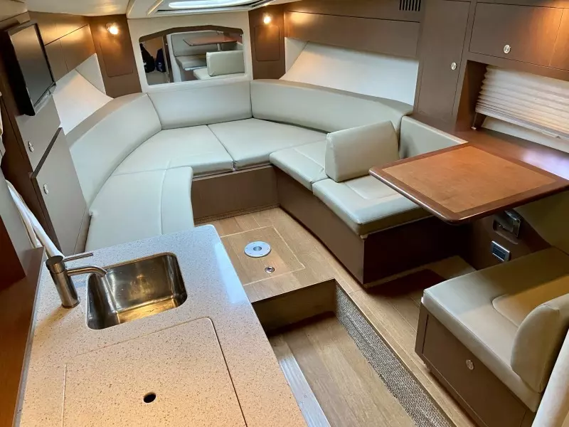 31ft Sea Ray Yacht For Sale