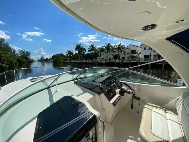 31ft Sea Ray Yacht For Sale