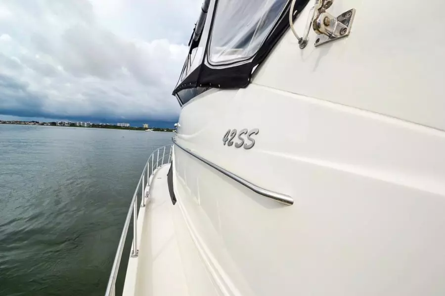 2007 Carver 42 SS