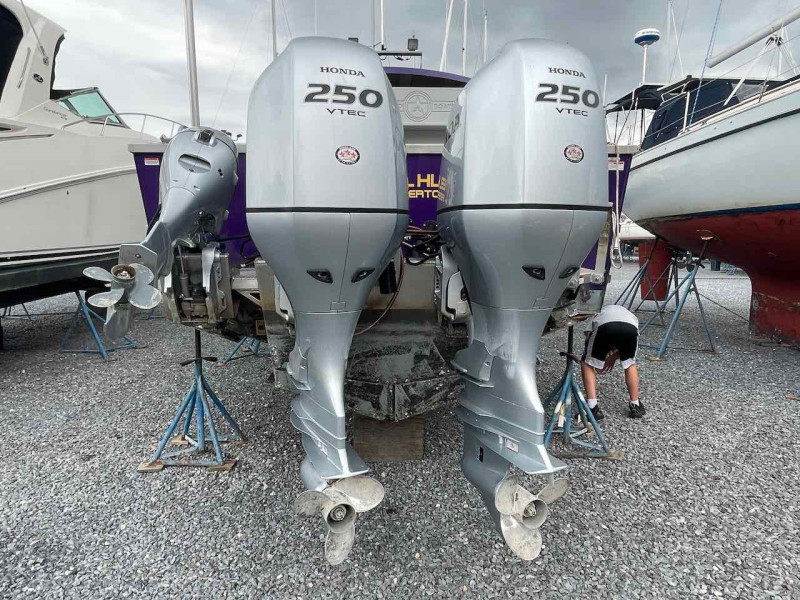 2018 Allied 32 Dominator