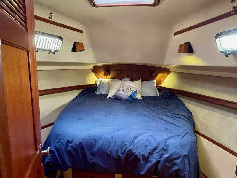 2001 Island Packet 380