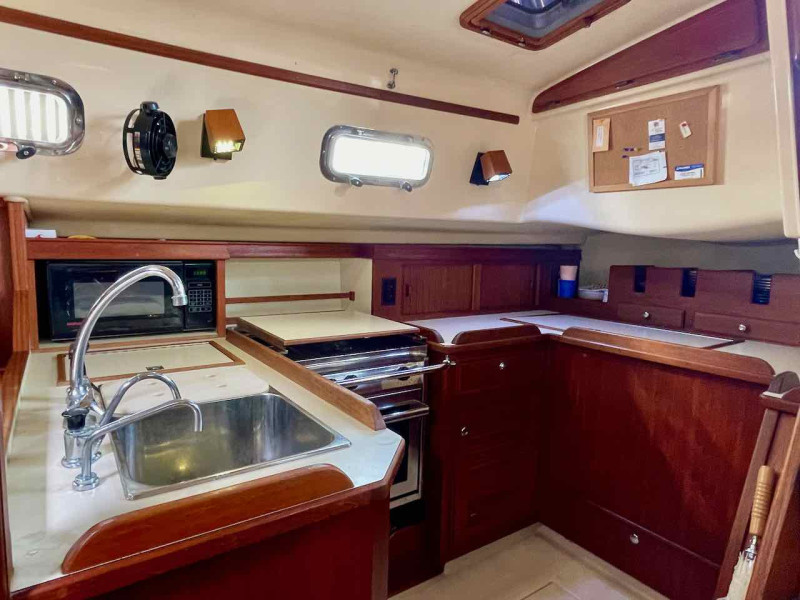 2001 Island Packet 380