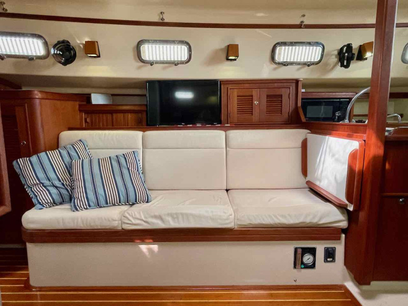 2001 Island Packet 380