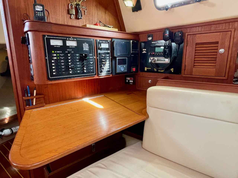 2001 Island Packet 380