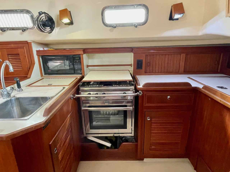 2001 Island Packet 380