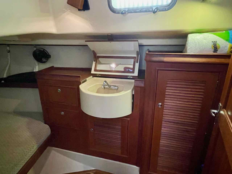 2001 Island Packet 380