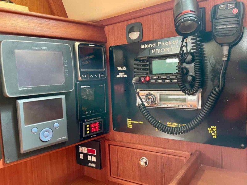 2001 Island Packet 380