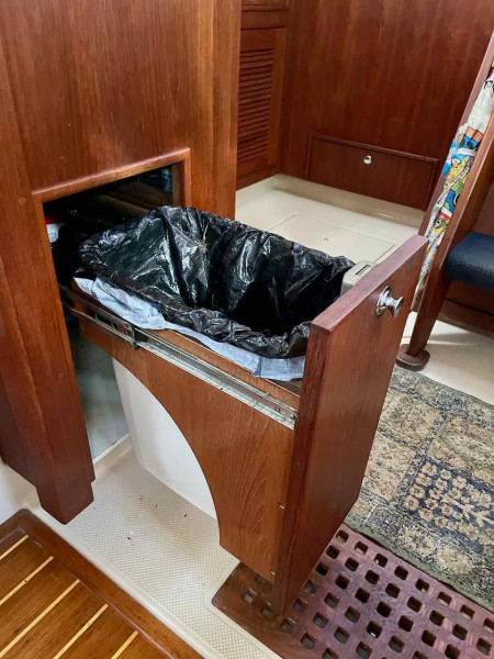 2001 Island Packet 380