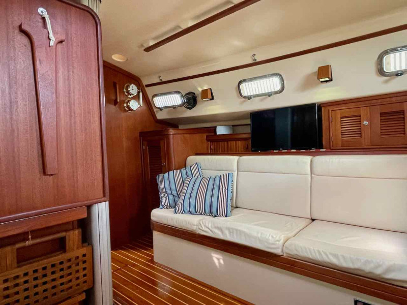 2001 Island Packet 380