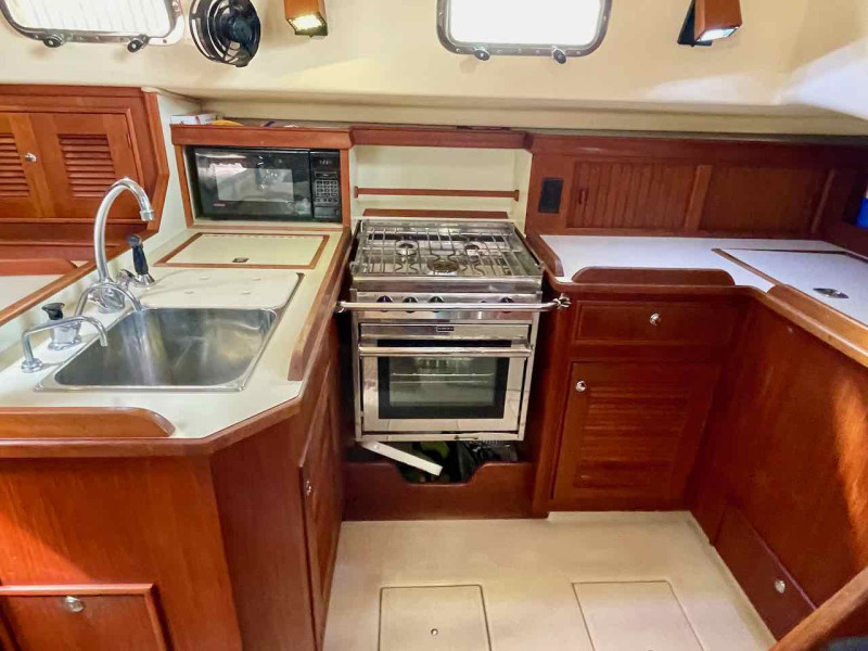 2001 Island Packet 380