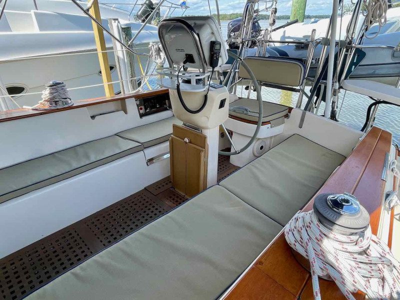 2001 Island Packet 380