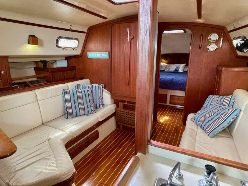 2001 Island Packet 380