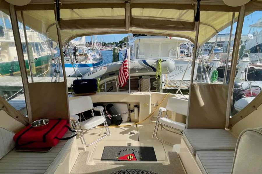 2004 Mainship 34