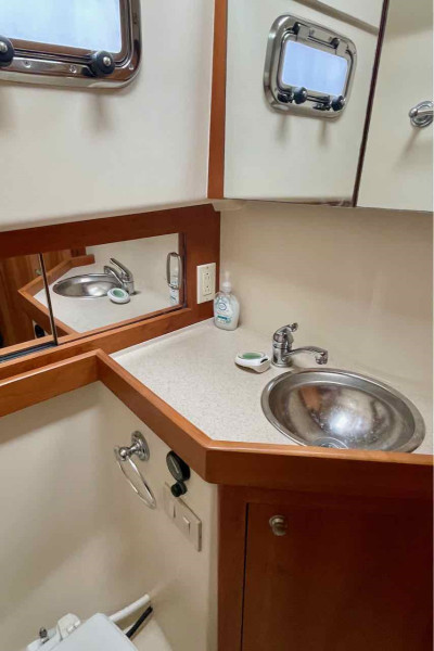 2004 Mainship 34