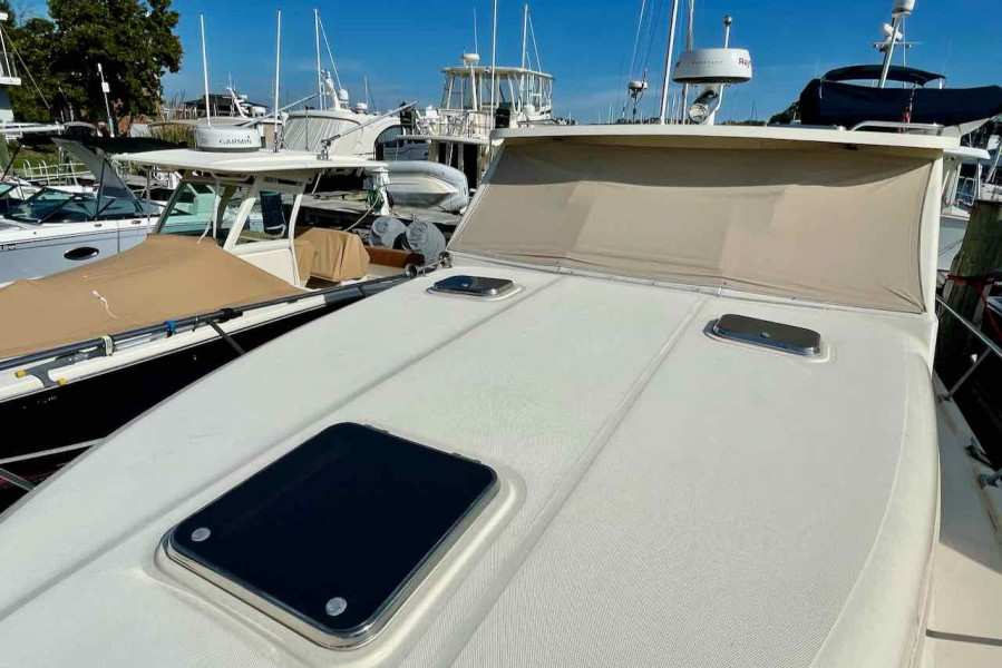 2004 Mainship 34