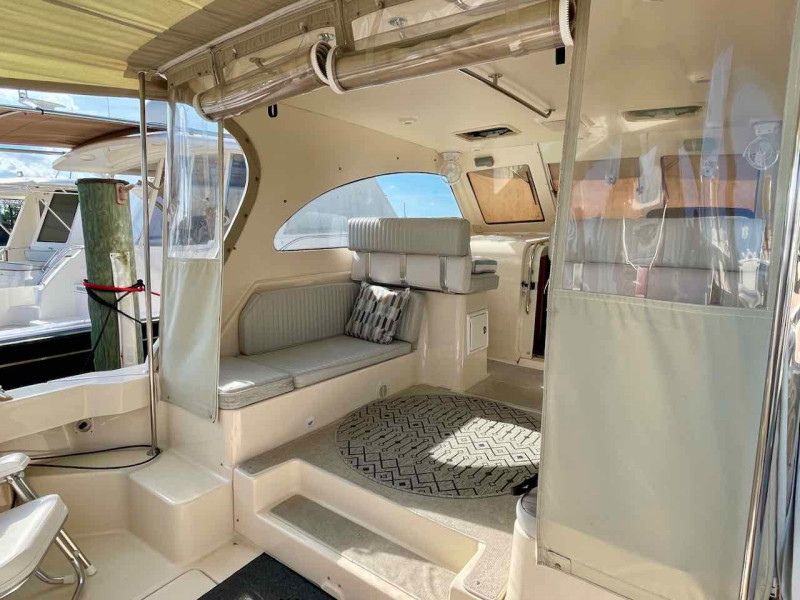 2004 Mainship 34