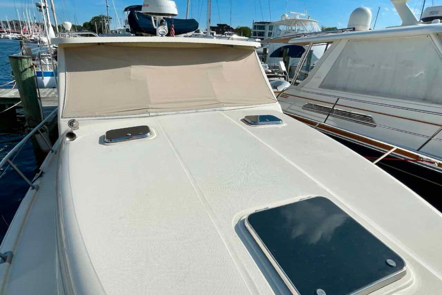2004 Mainship 34