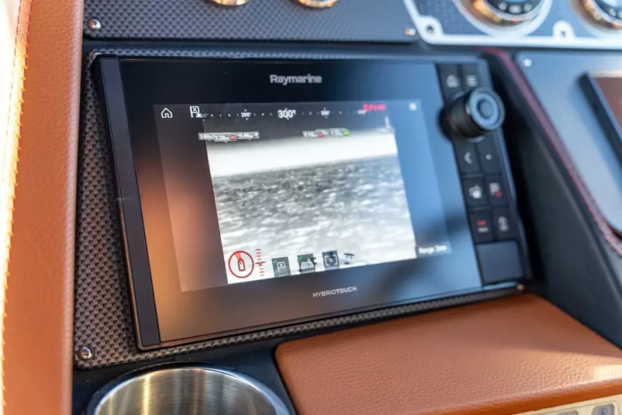 2018 Cruisers Yachts 338 South Beach Edition