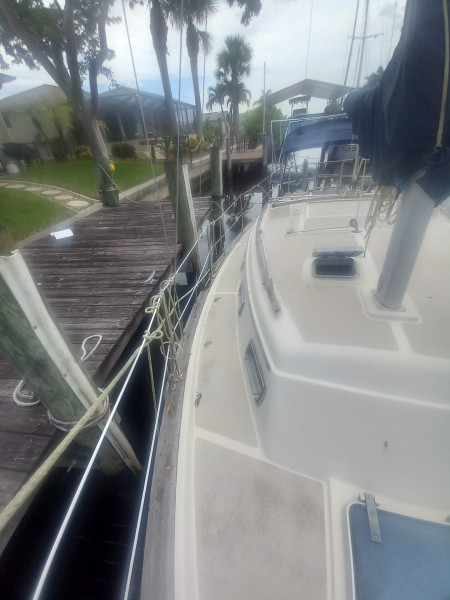 1987 Island Packet 27