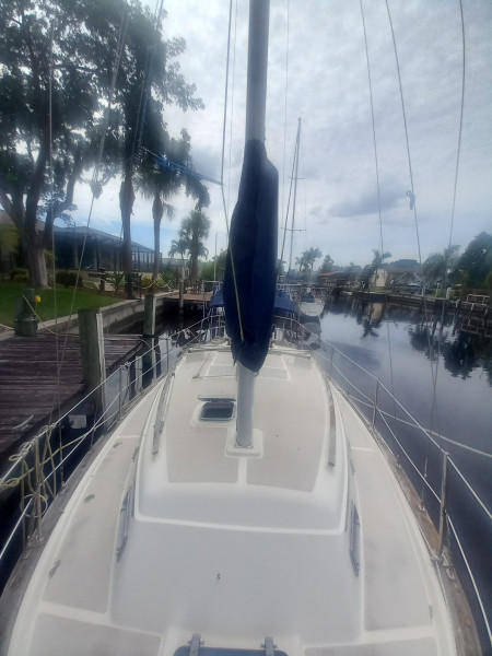 1987 Island Packet 27