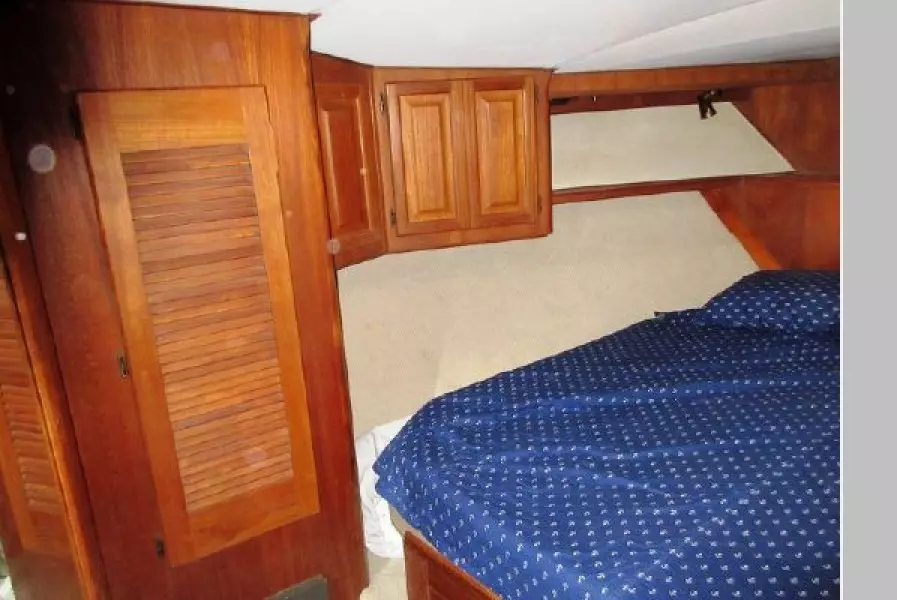 1987 Viking 48 Convertible