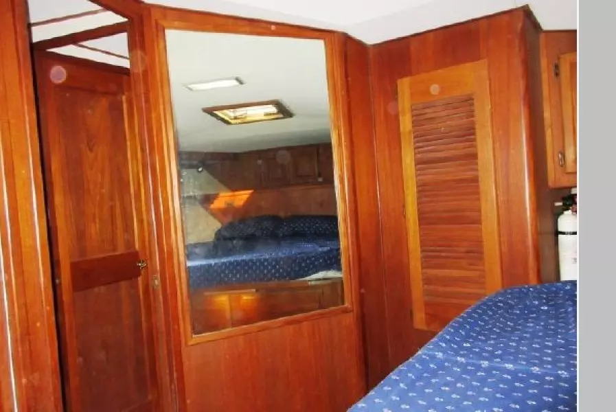 1987 Viking 48 Convertible