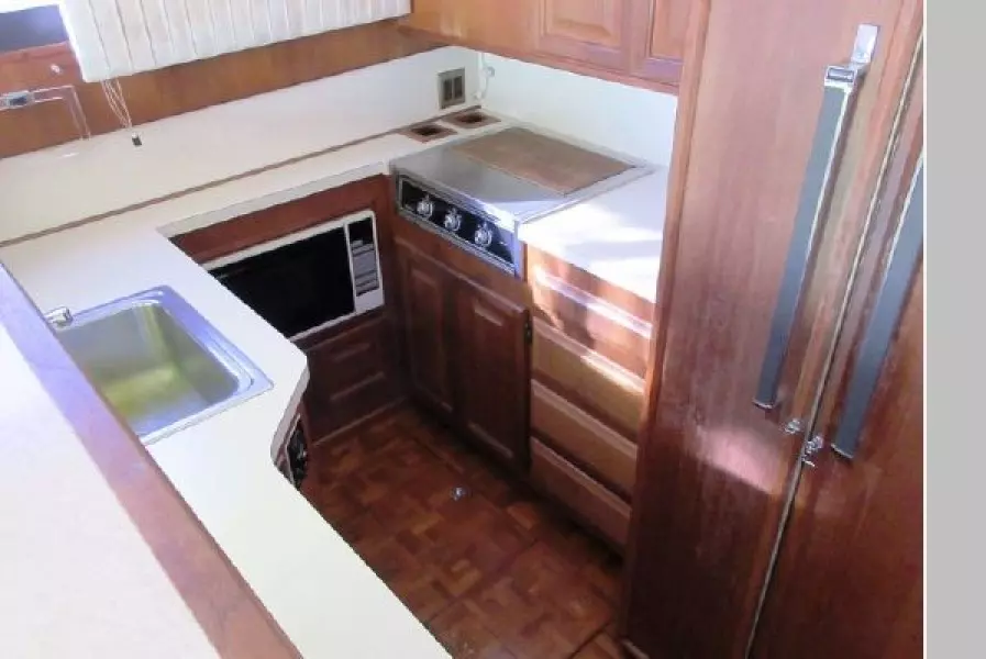 1987 Viking 48 Convertible