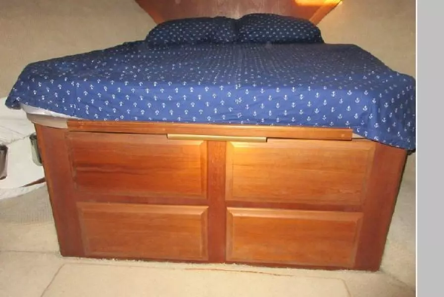 1987 Viking 48 Convertible