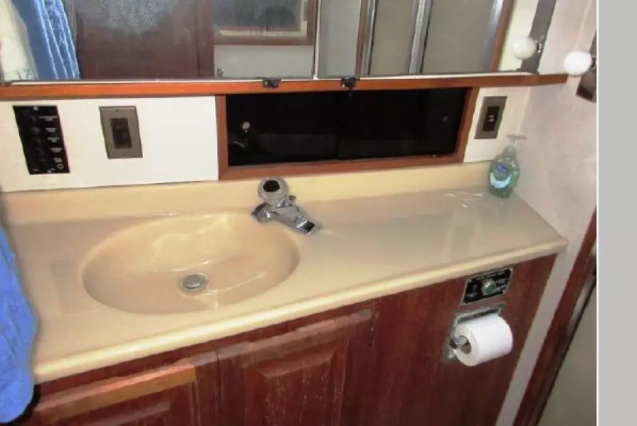 1987 Viking 48 Convertible