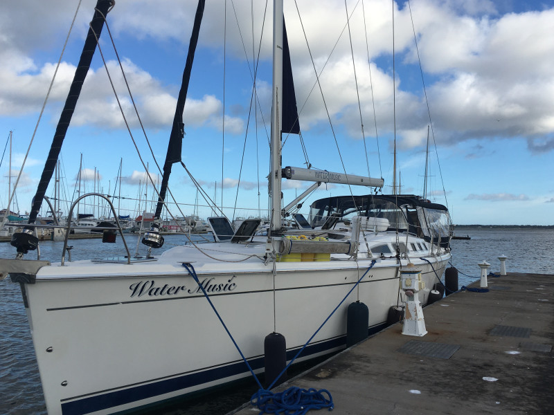 2008 Hunter 49