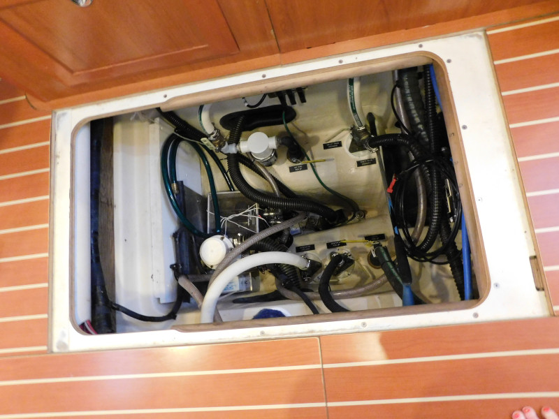 2008 Hunter 49