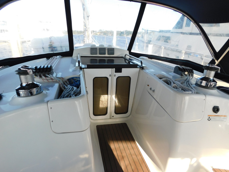 2008 Hunter 49