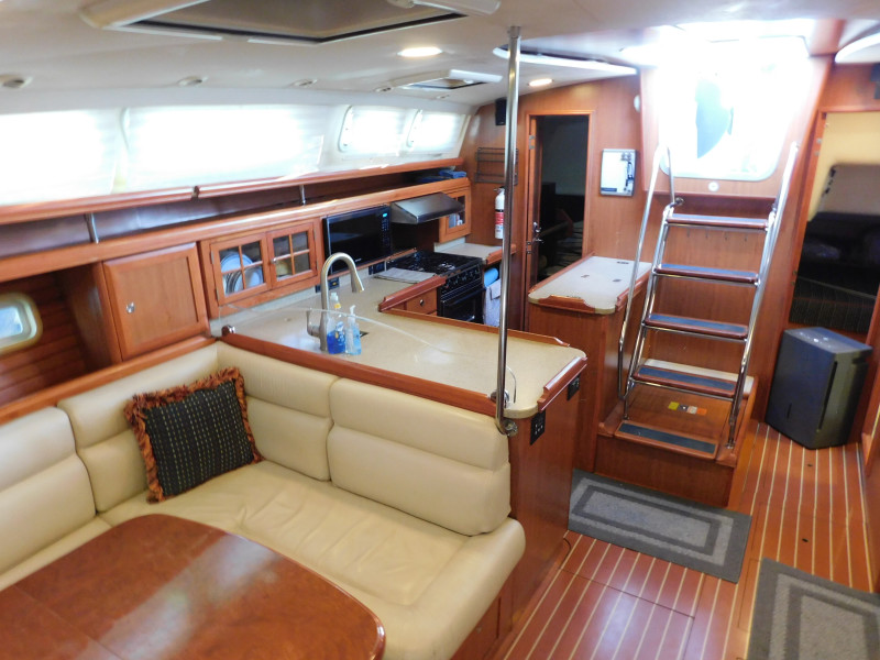2008 Hunter 49