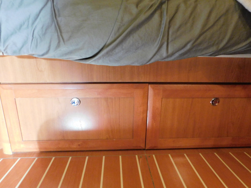 2008 Hunter 49