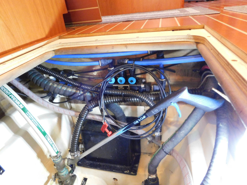 2008 Hunter 49