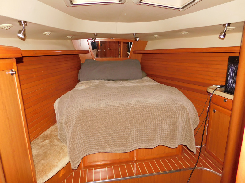 2008 Hunter 49