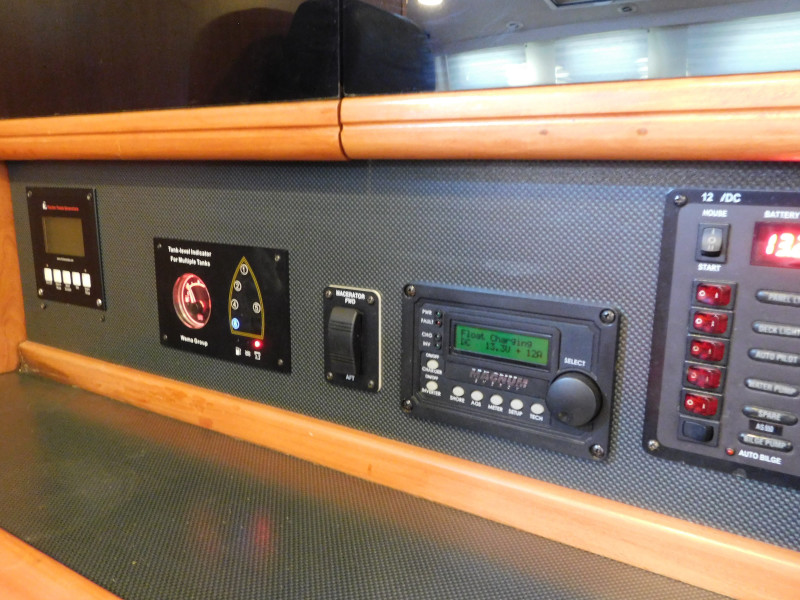 2008 Hunter 49