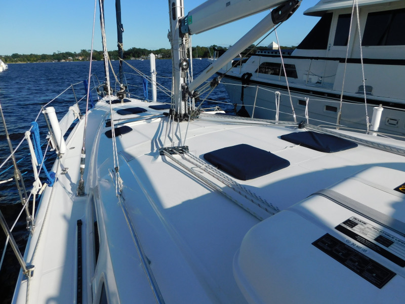 2008 Hunter 49