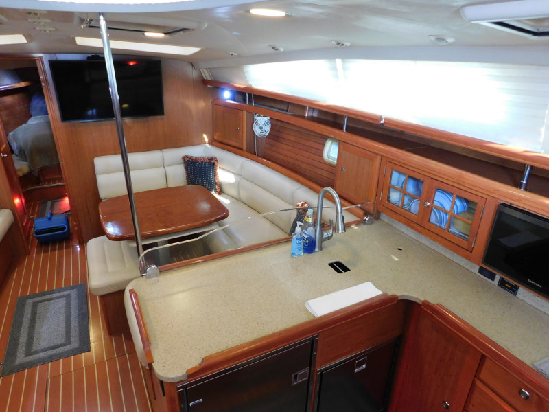 2008 Hunter 49