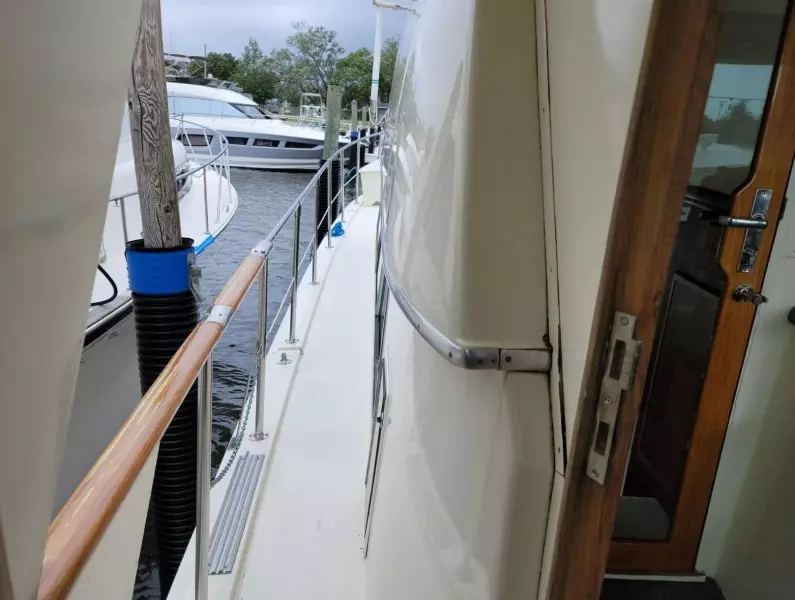 48ft Hatteras Yacht For Sale