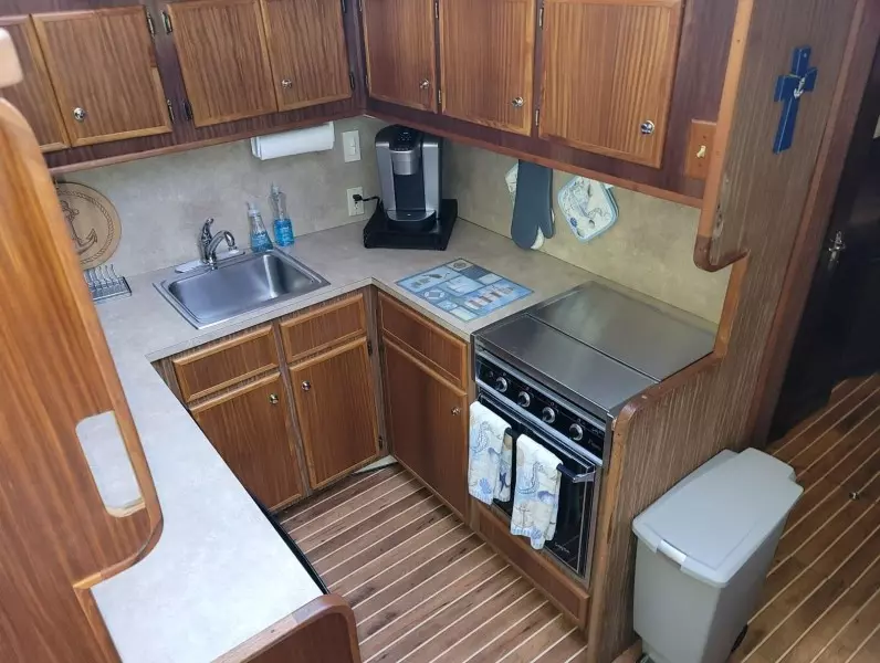 48ft Hatteras Yacht For Sale