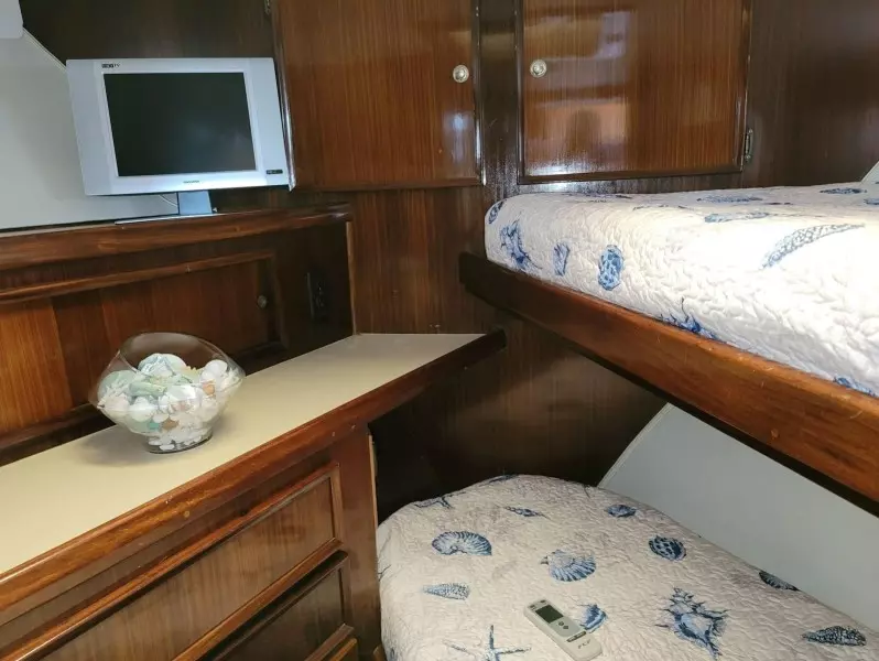 48ft Hatteras Yacht For Sale