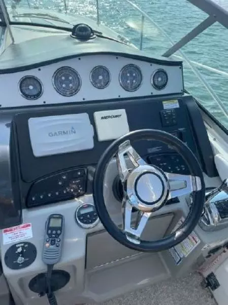 2015 Sea Ray 330 Sundancer