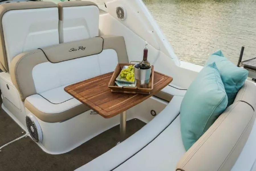 2015 Sea Ray 330 Sundancer