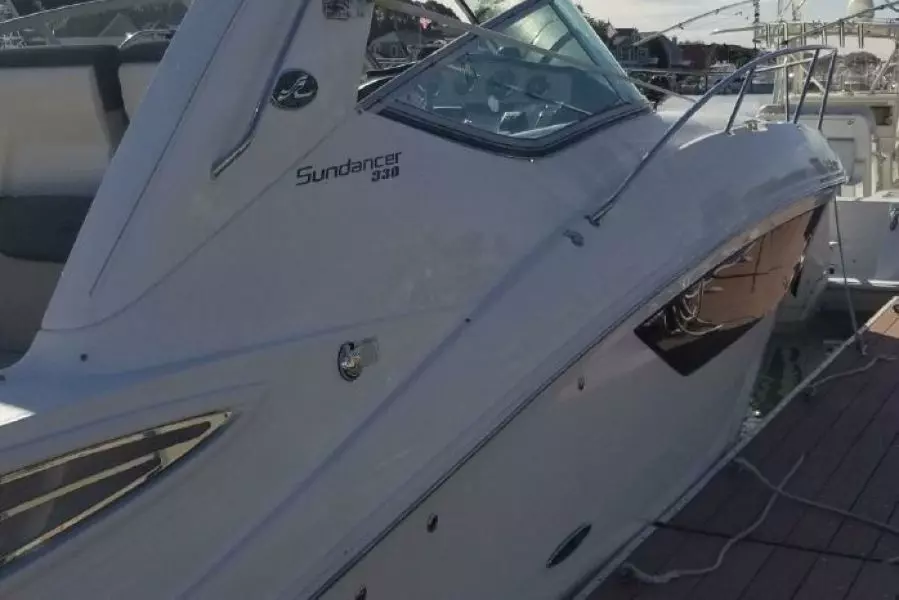 2015 Sea Ray 330 Sundancer