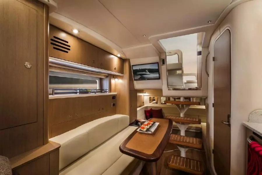 2015 Sea Ray 330 Sundancer