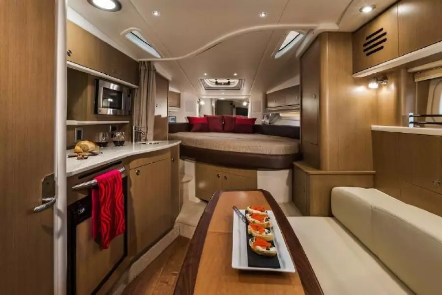 2015 Sea Ray 330 Sundancer