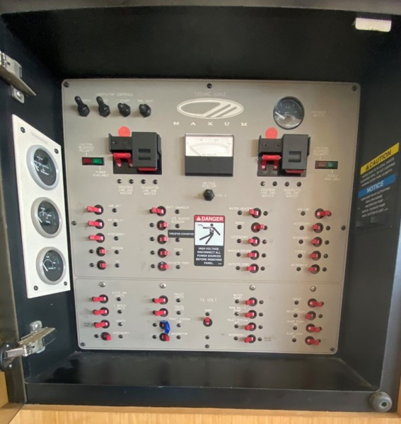 1999 Maxum 4100 SCA