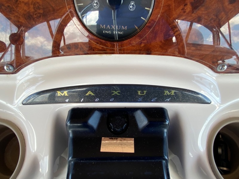1999 Maxum 4100 SCA