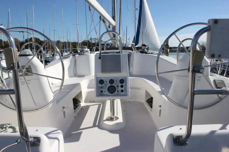 2001 Catalina 470